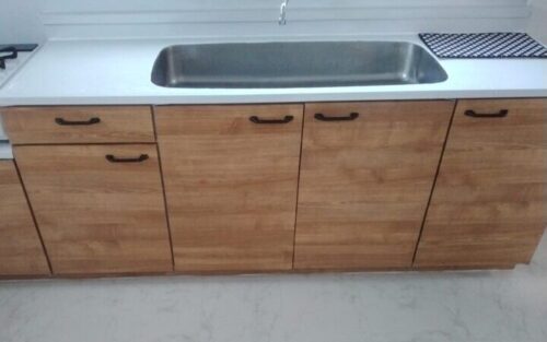 リメイクシートで新品のようになった収納扉