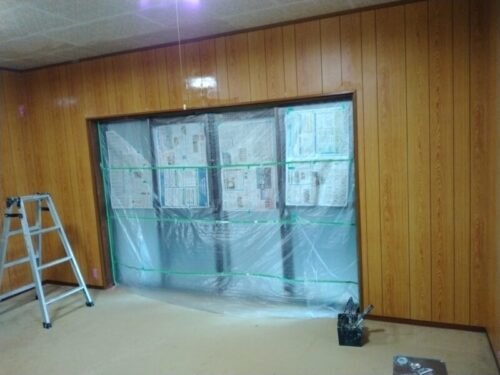 リフォーム前のリビングにある大きな窓