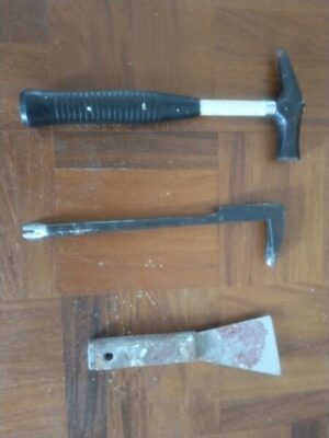 カーペットをはがずために使った道具