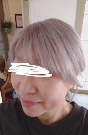 初ブリーチから2ヵ月後に2回目のブリーチをした髪