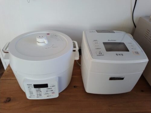 アイリスオーヤマの電気圧力鍋と炊飯器